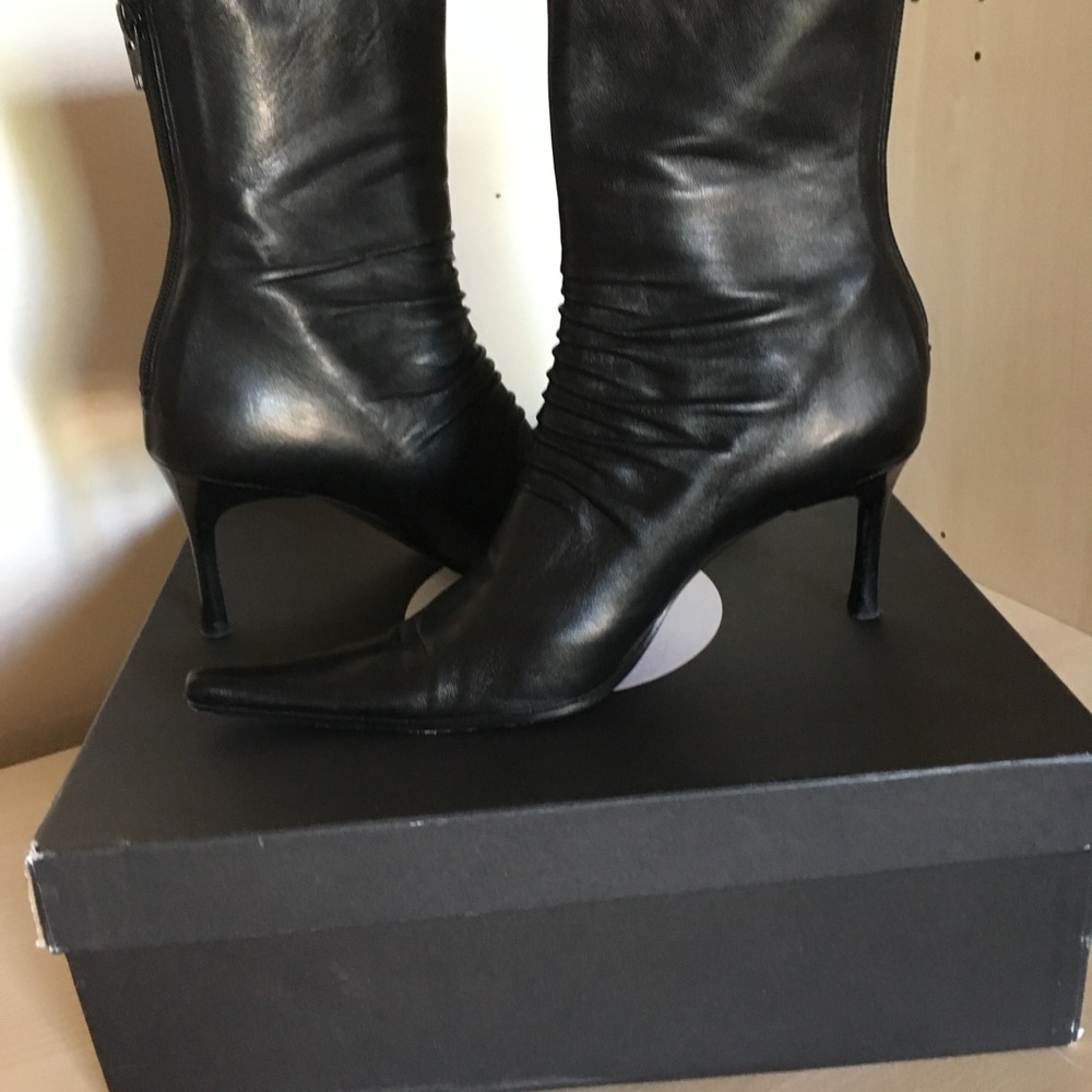 Elegant Black Leather Heeled Boots for Women